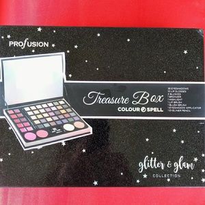 Profusion Colour Spell makeup pallet
